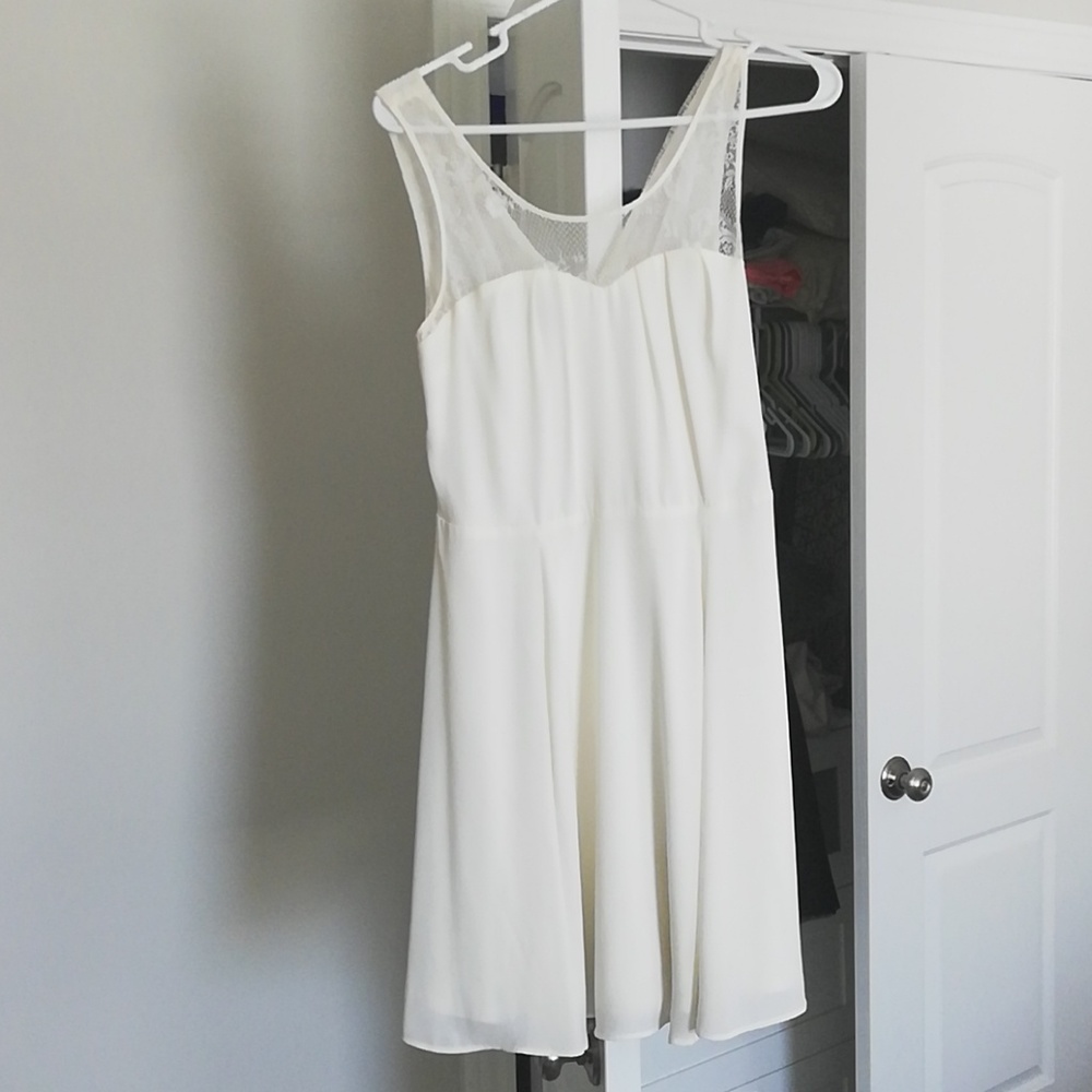 Size 6 white illusion Express dress